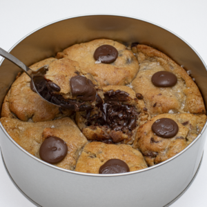 scoopable cookie tin